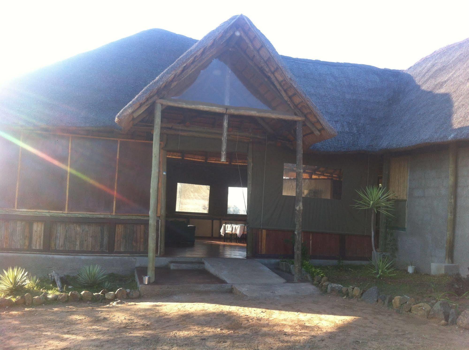 Lion Roars Lodge Lesoma Экстерьер фото