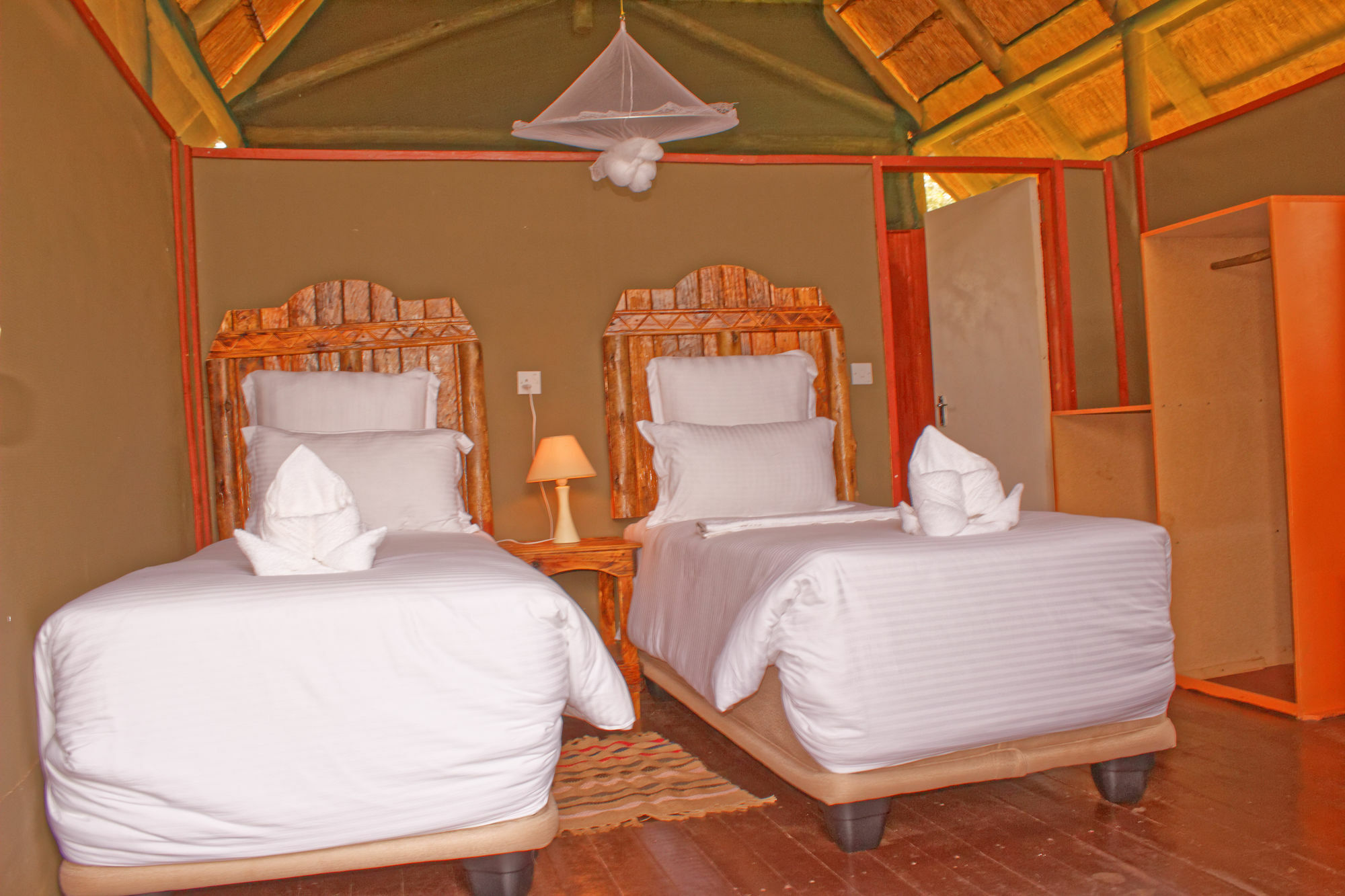 Lion Roars Lodge Lesoma Экстерьер фото